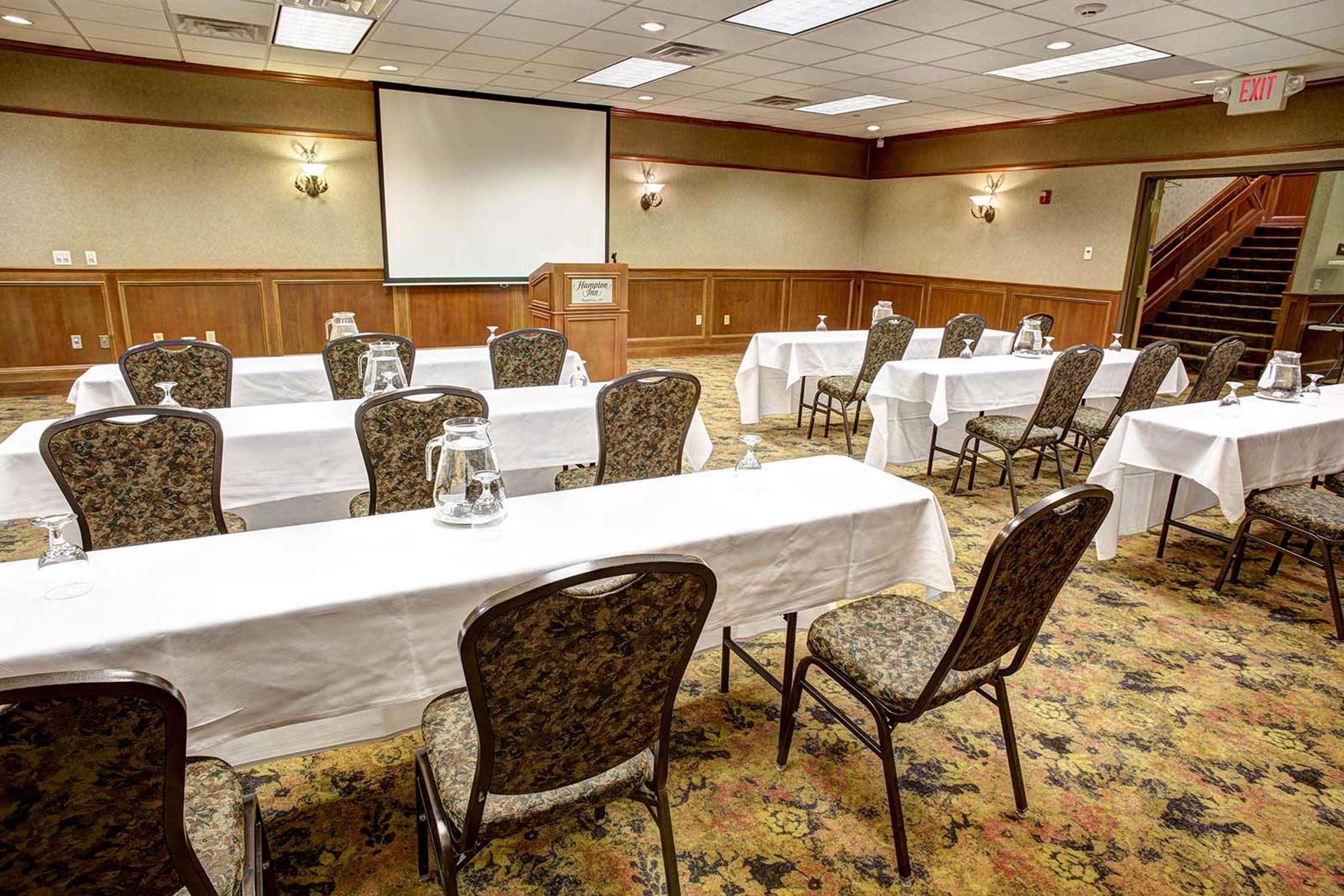 Comfort Inn & Suites Rapid City Near Mt Rushmore מראה חיצוני תמונה