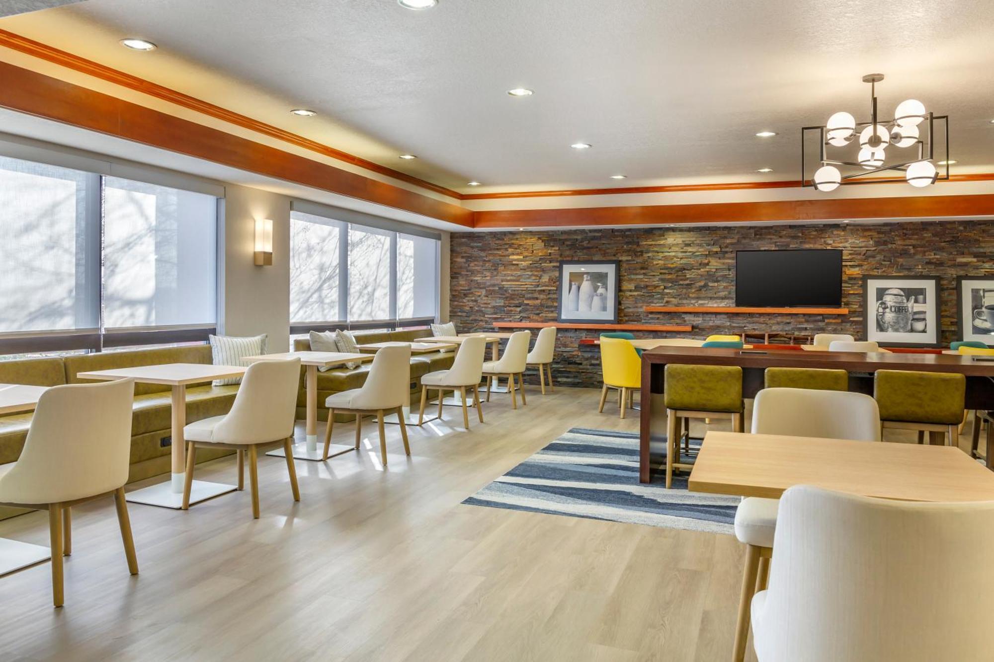Comfort Inn & Suites Rapid City Near Mt Rushmore מראה חיצוני תמונה