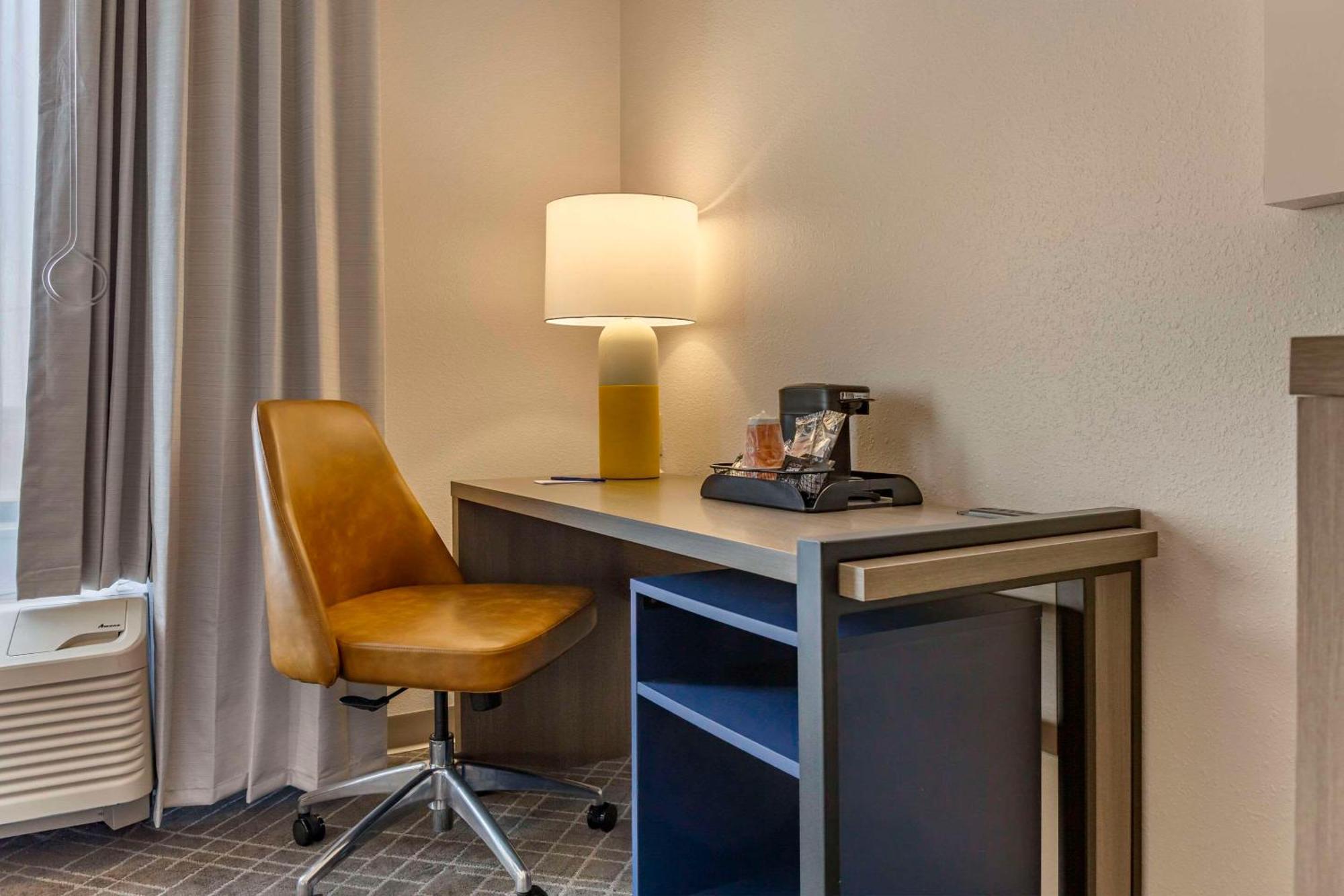 Comfort Inn & Suites Rapid City Near Mt Rushmore מראה חיצוני תמונה